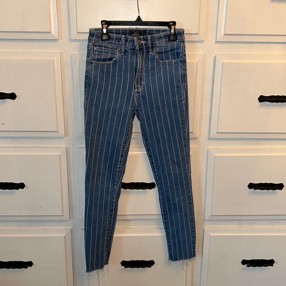 Abercrombie & Fitch Women’s Pinstripe Jeans Sz 25/0